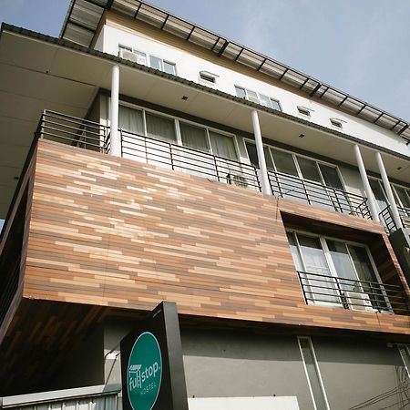 Full Stop. Hostel Chiang Mai Bagian luar foto