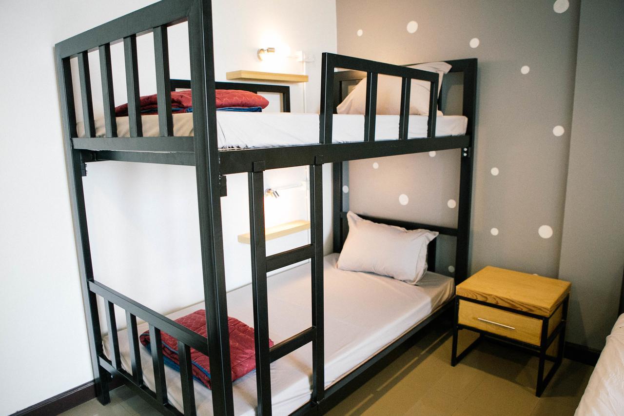 Full Stop. Hostel Chiang Mai Bagian luar foto