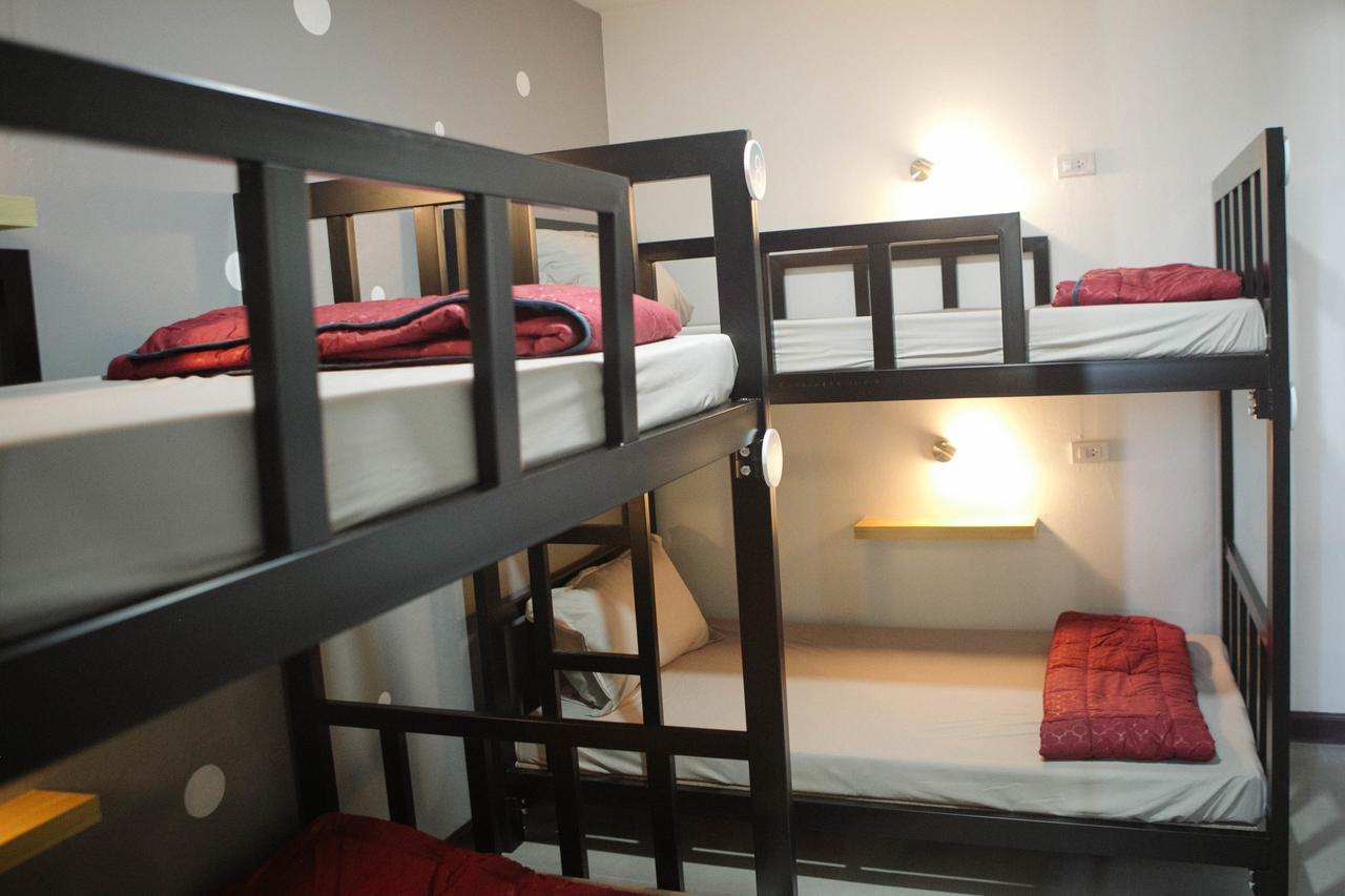 Full Stop. Hostel Chiang Mai Bagian luar foto