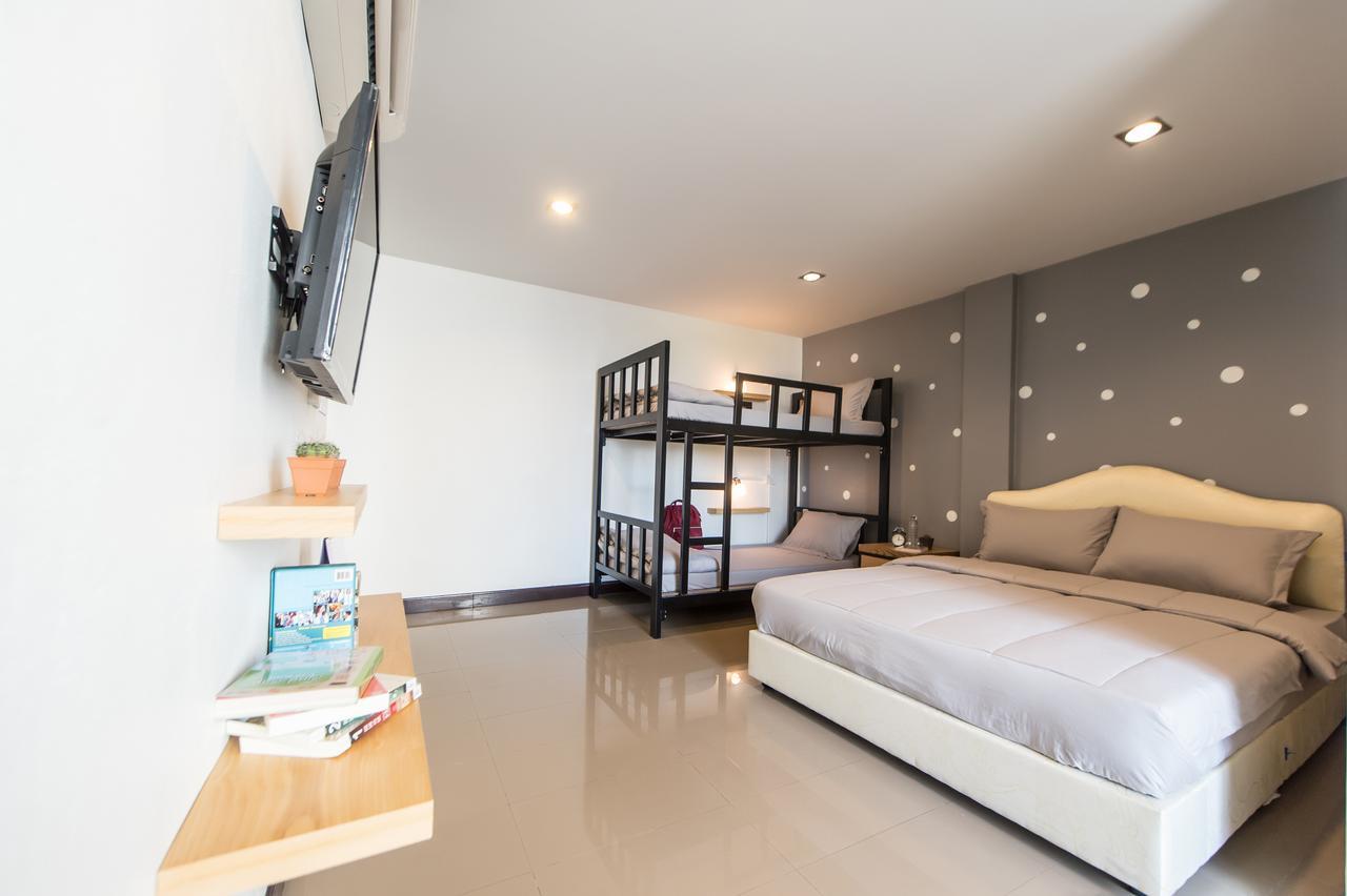 Full Stop. Hostel Chiang Mai Bagian luar foto