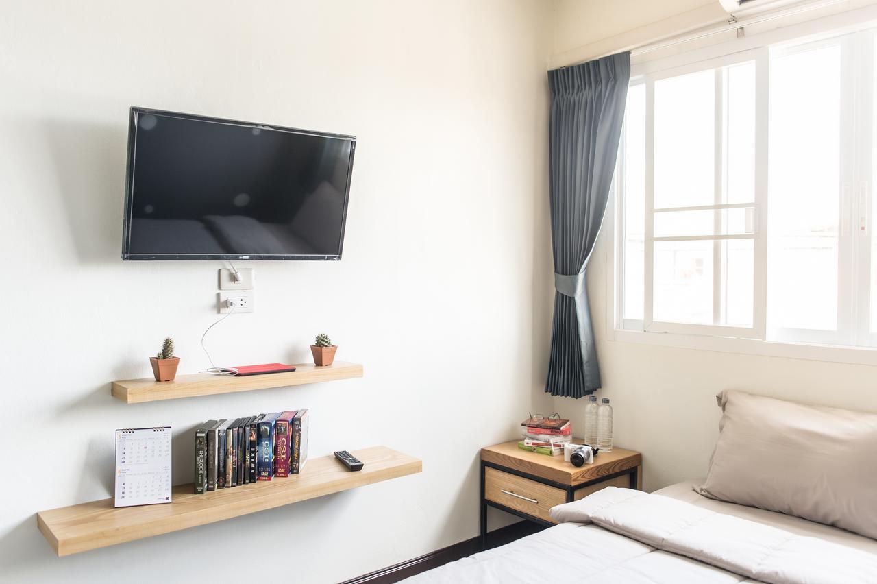 Full Stop. Hostel Chiang Mai Bagian luar foto