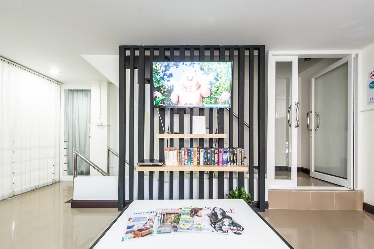 Full Stop. Hostel Chiang Mai Bagian luar foto